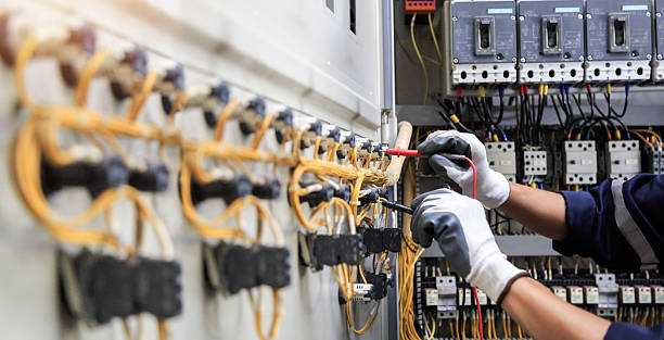 Professional Electrician technician working in Sunnyvale, TX